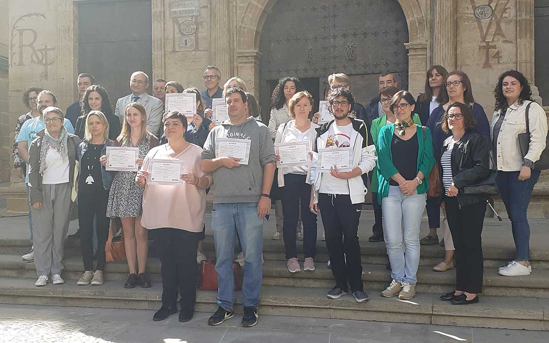 Los alumnos del taller de atención sociosanitaria recibieron sus diplomas esta semana / Ayto.