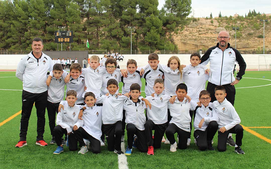 Jugadores y cuerpo técnico del Alevín A/ A.M.