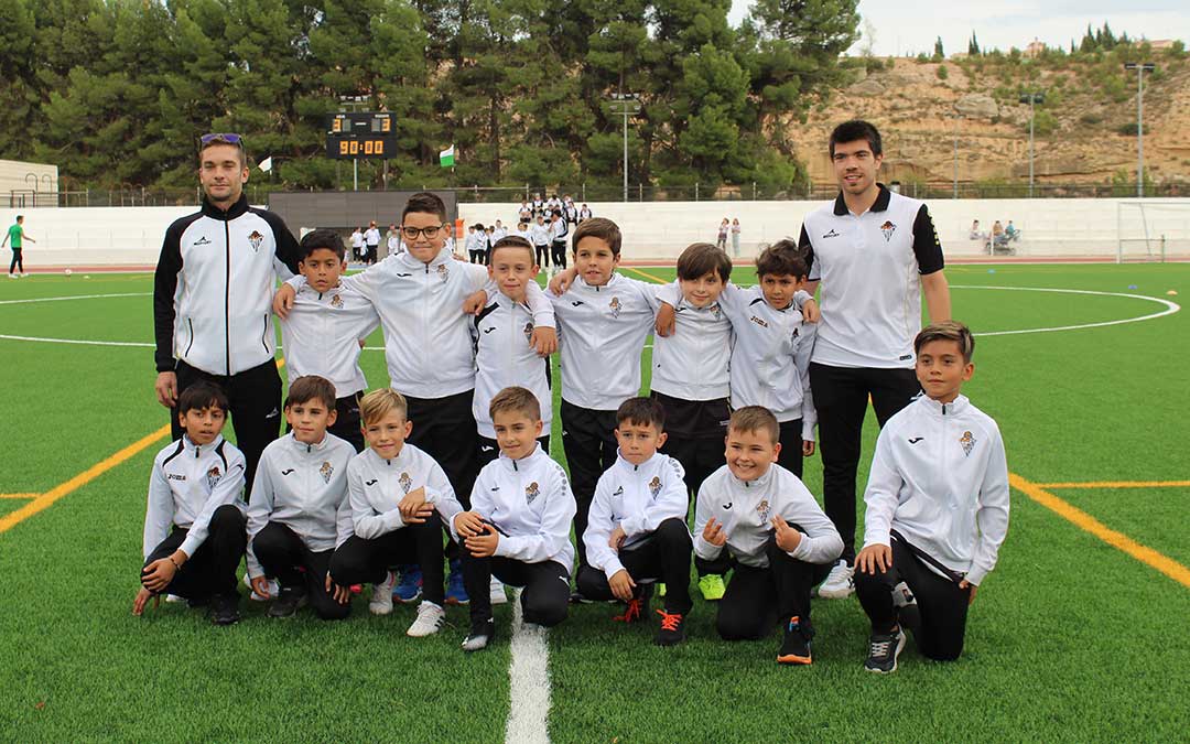 Jugadores y cuerpo técnico del Benjamín A/ A.M.