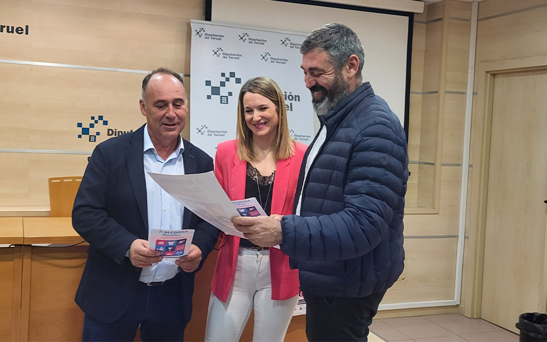 Miguel Iranzo, Antonio Pérez y Romina Formento en la presentación de la feria./ DPT