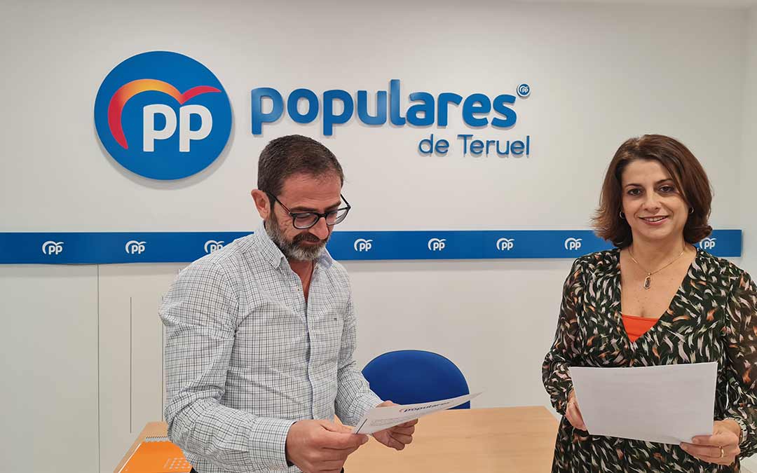 Carlos Boné y Emma Buj en la comparecencia de este martes./PP