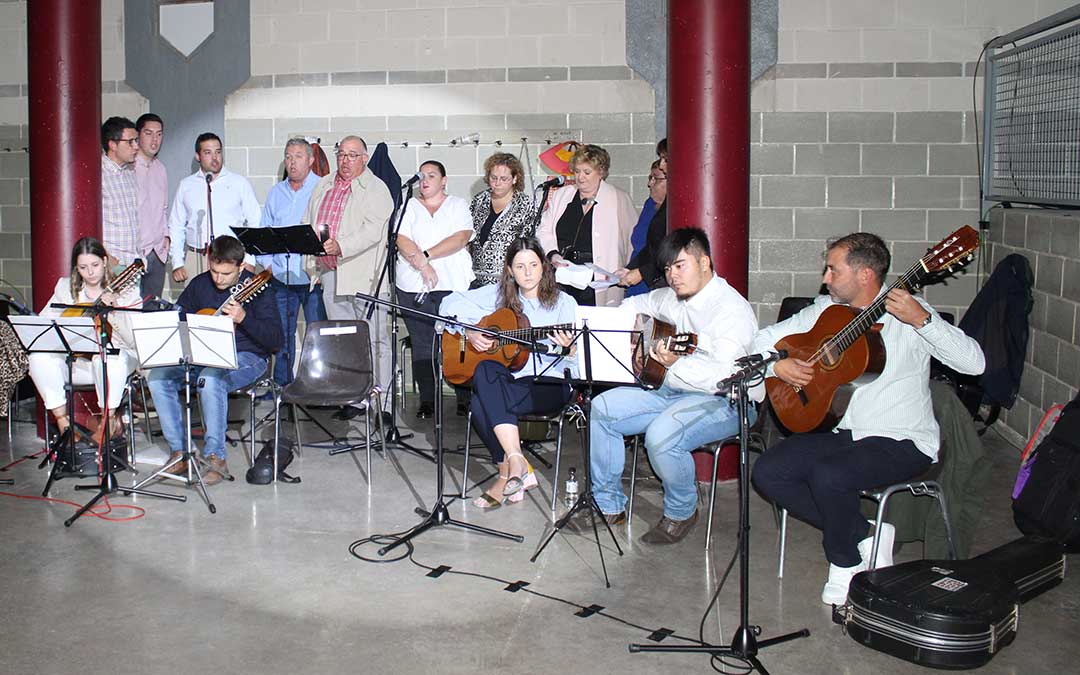 El grupo de jota de Calanda también estuvo presente durante la noche./ A.M.
