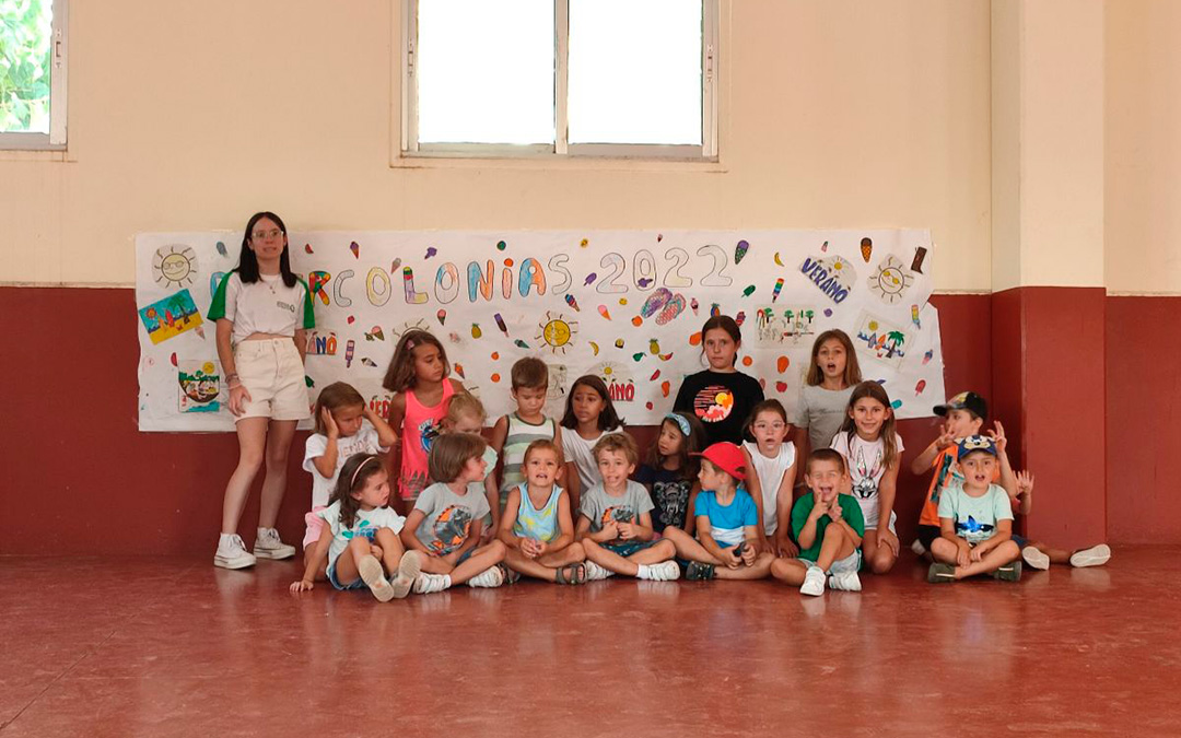 Foto de familia de las actividades en Vinaceite. / Comarca Bajo Martín