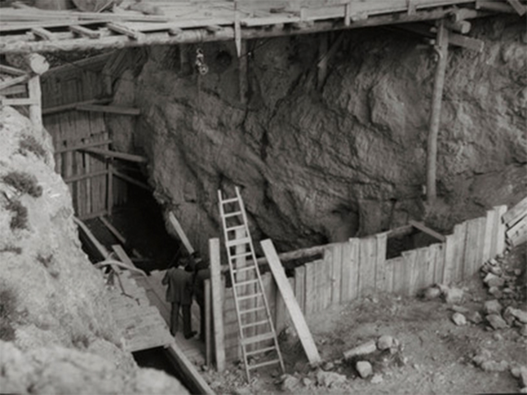 Detalle de las obras de construcción de la presa del embalse. Entre 1948-1949./ Asoc. Cultural Santa Bárbara