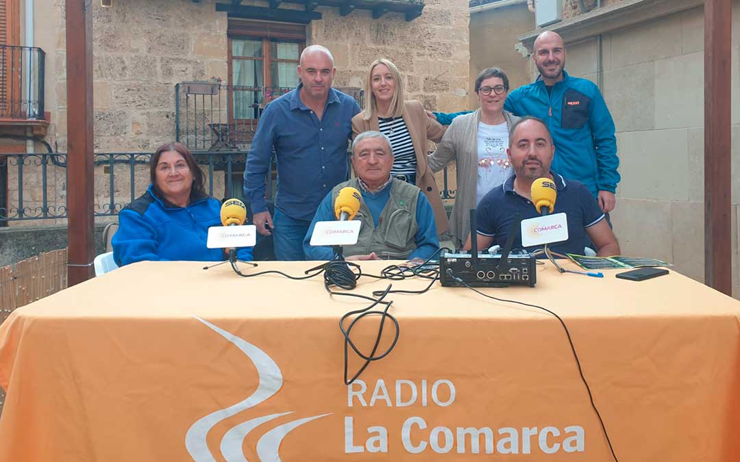 Invitados al programa especial de radio con motivo de la Feria dels Bolets de Beceite./ L.C.