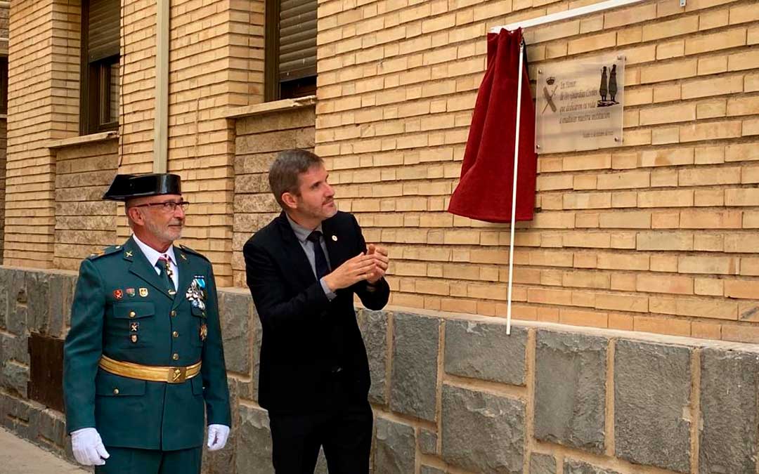 Inauguración de la placa en honor a los agentes caídos / Belén Bel