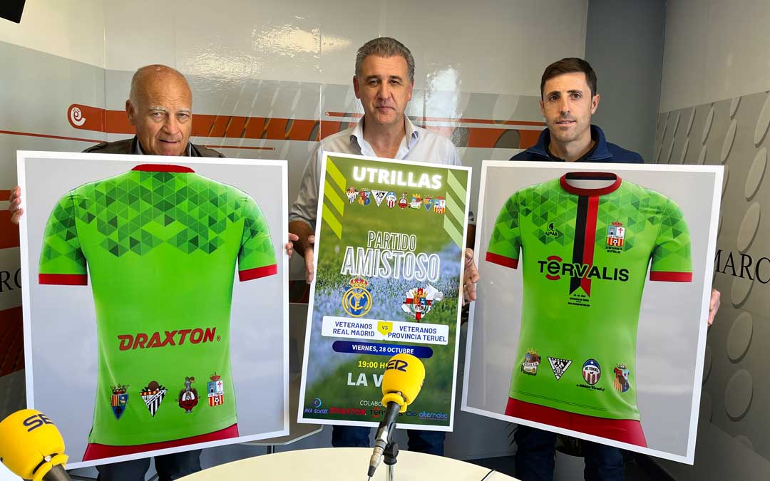 Miguel Ángel Domingo, Joaquín Moreno y José María Lancis en el estudio de Radio La Comarca / Eduard Peralta