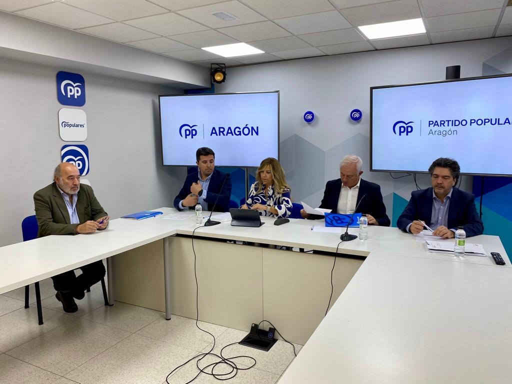 Dirigentes populares, entre ellos Alberto Herrero, durante la rueda de prensa el sábado en la sede del partido / PP
