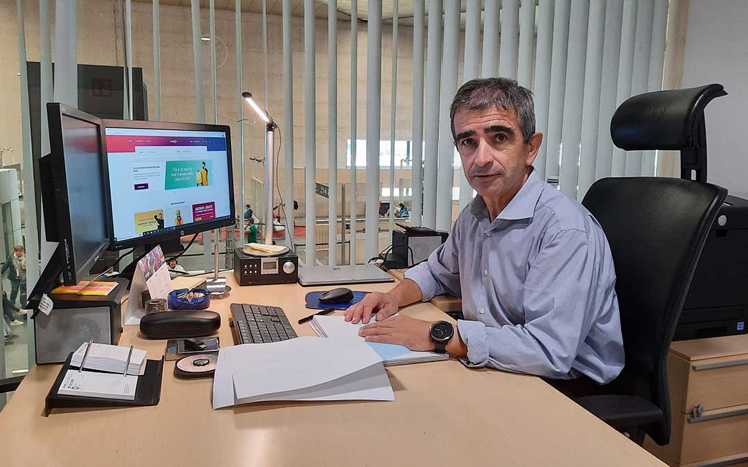 Rafael Lázaro, jefe de Media Distancia de Renfe en Aragón./ Renfe
