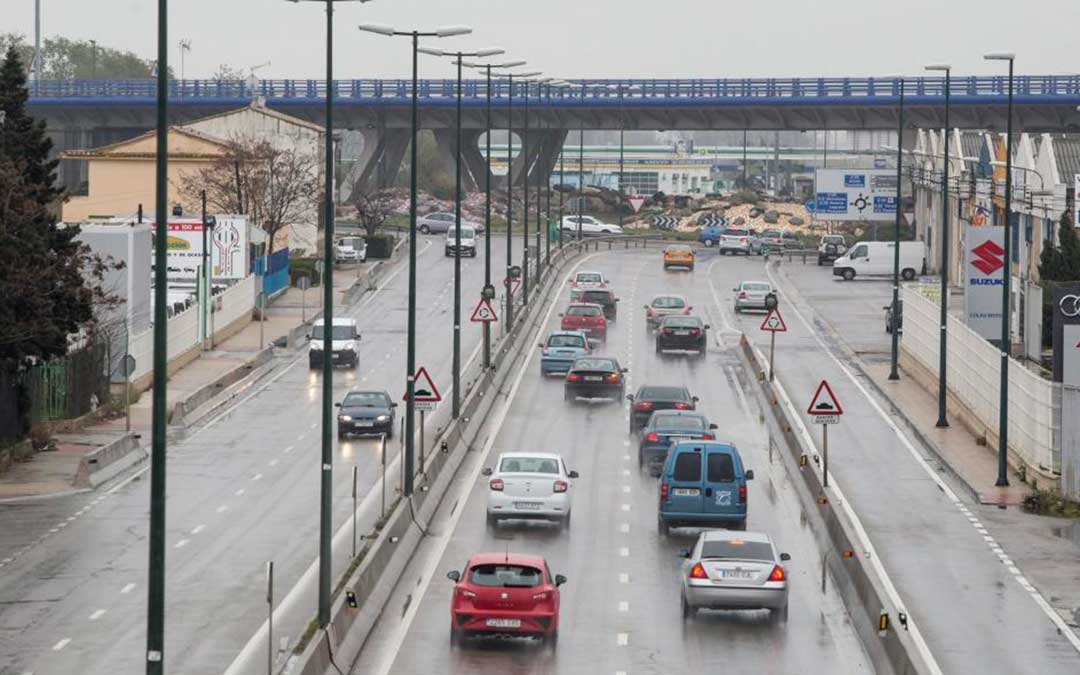 La A-68 a su llegada a Zaragoza./ Guillermo Mestre-Heraldo