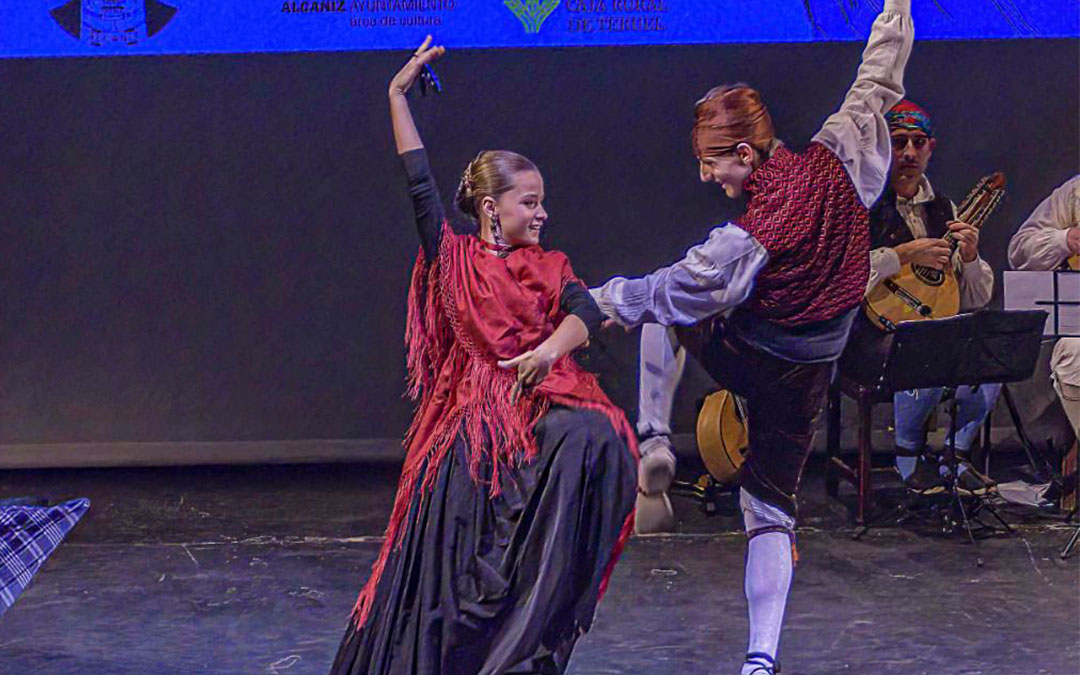 Hugo Salomón y Carlota Navarro, mejor pareja de baile bajoaragonesa / J.A. Vivancos