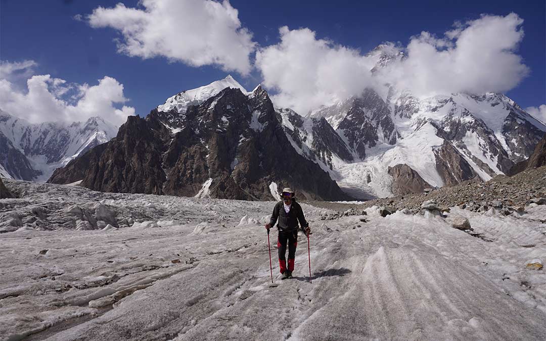 Óscar Pérez, uno de los ponentes de la Semana de la Montaña del Club Zalagarda, contó su experiencia por el Baltoro, en Pakistán, entre otros países en los que ha estado. / O.P.