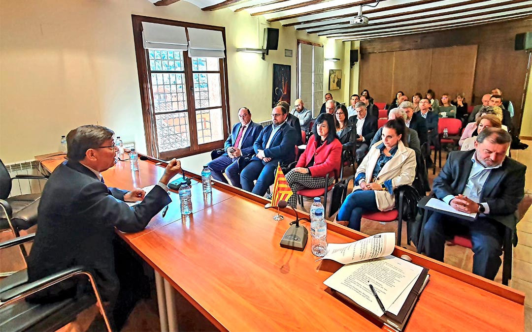 Reunión de Arturo Aliaga con los representantes de las comarcas turolenses./DGA