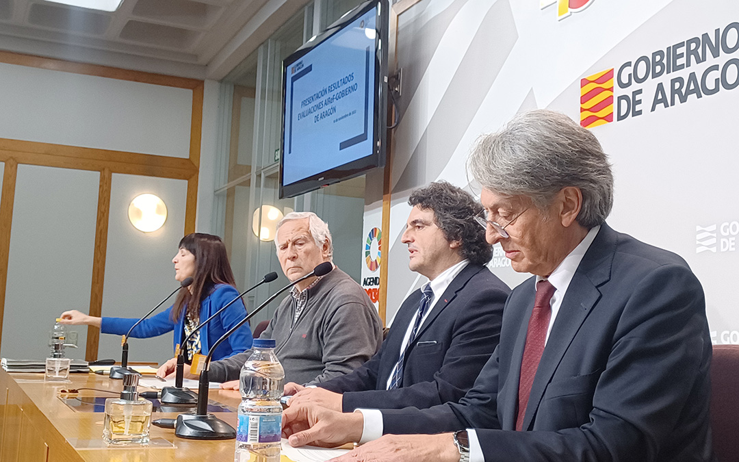 Vázquez, Asín, Pérez y Fernández, en la presentación de los informes. /DGA