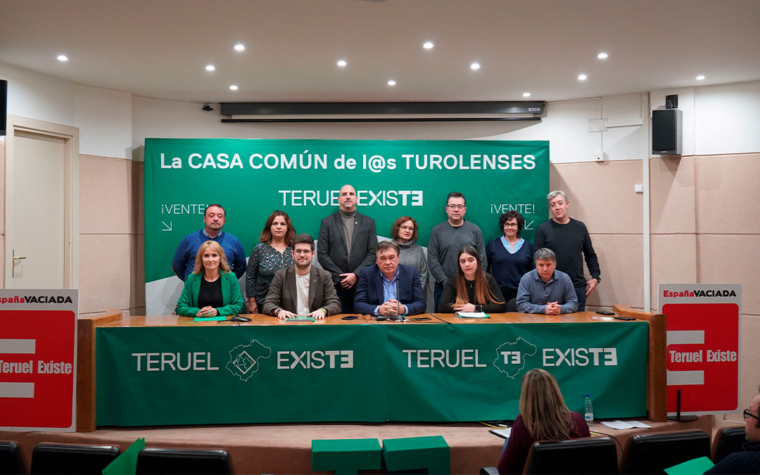 Representantes de Teruel Existe en la asamblea./ T.E.