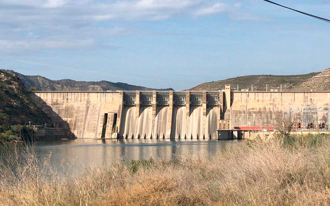 Estado de la central hidroeléctrica de Mequinenza este miércoles / La Comarca