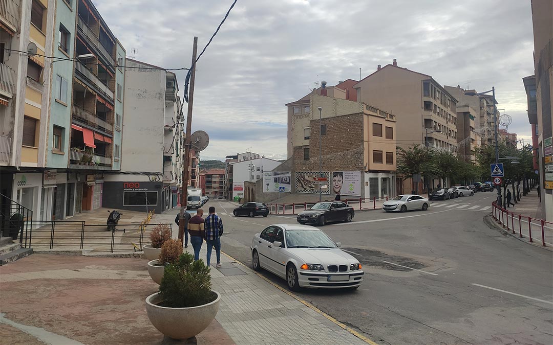 Intersección entre la avenida Galán Bergua y avenida Aragón en Alcañiz./ J.D.