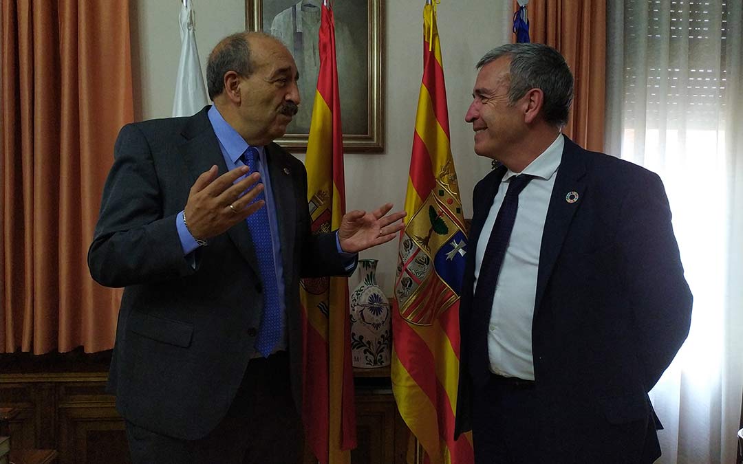 Imagen de archivo del encuentro que mantuvo el presidente de la Diputación de Teruel, Manuel Rando, con el secretario general para el Reto Demográfico, Francesc Boya, en Teruel./DPT