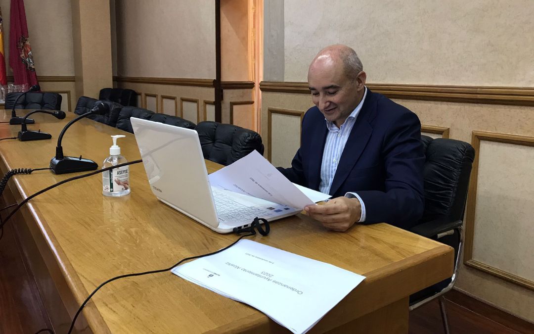 Javier Baigorri, primer teniente de Alcañiz, durante la presentación de las propuestas para las ordenanzas fiscales 2023./ C. O.