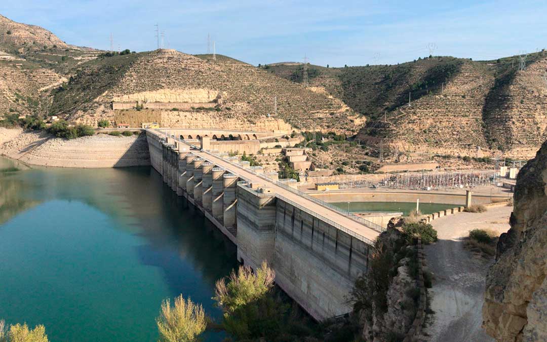Central hidroeléctrica de Mequinenza este miércoles / La Comarca