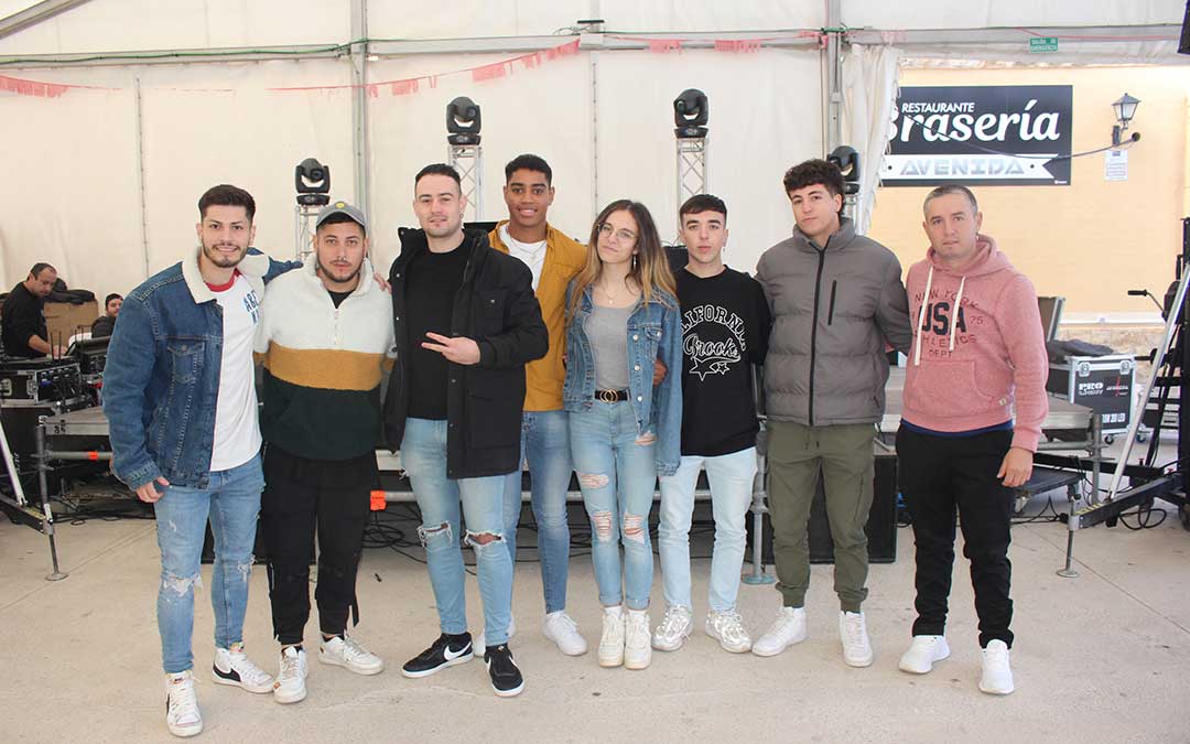 De izquierda a derecha, el sábado en Calanda Robert, mánager; El Kanario, Cad MC 'El Capo'; Ryn Productions, Narci, Davvo, Demme y Mister H / L. Castel
