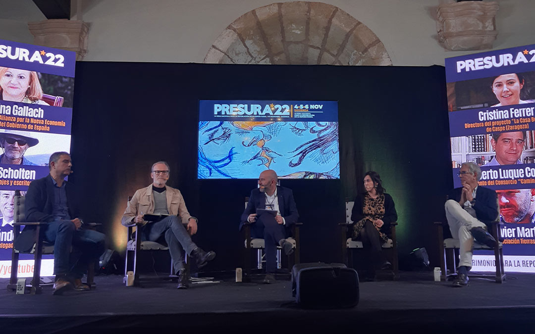 Cristina Ferrer, representante de la asociación Casa Bosque, participó en una de las mesas redondas de la VI Feria Presura./ Paz Comech