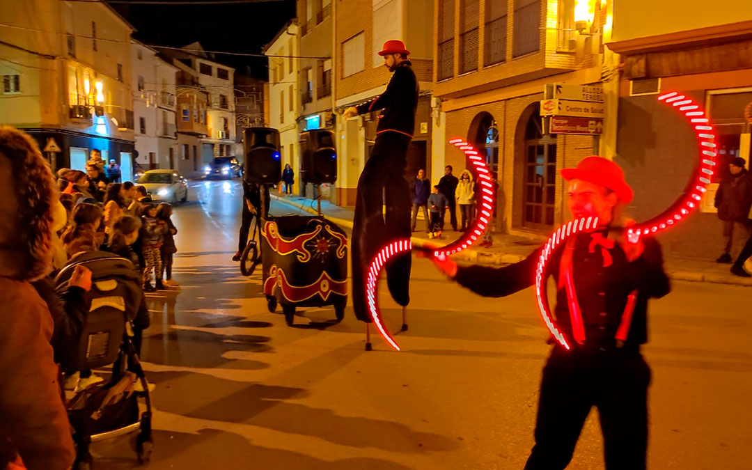 Pasacalles con Bengala previo al encendido de luces navideñas. / Ayto. Andorra