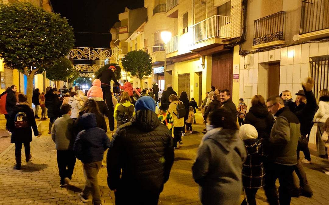 Pasacalles con Bengala previo al encendido de luces navideñas. / Ayto. Andorra
