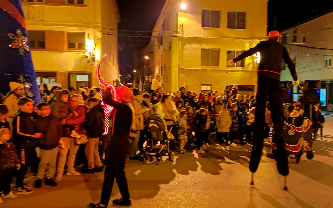 Pasacalles con Bengala previo al encendido de luces navideñas. / Ayto. Andorra