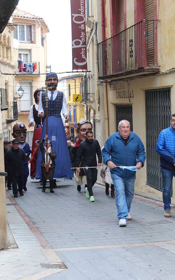 Procesión por Santa Bárbara. / B. Severino
