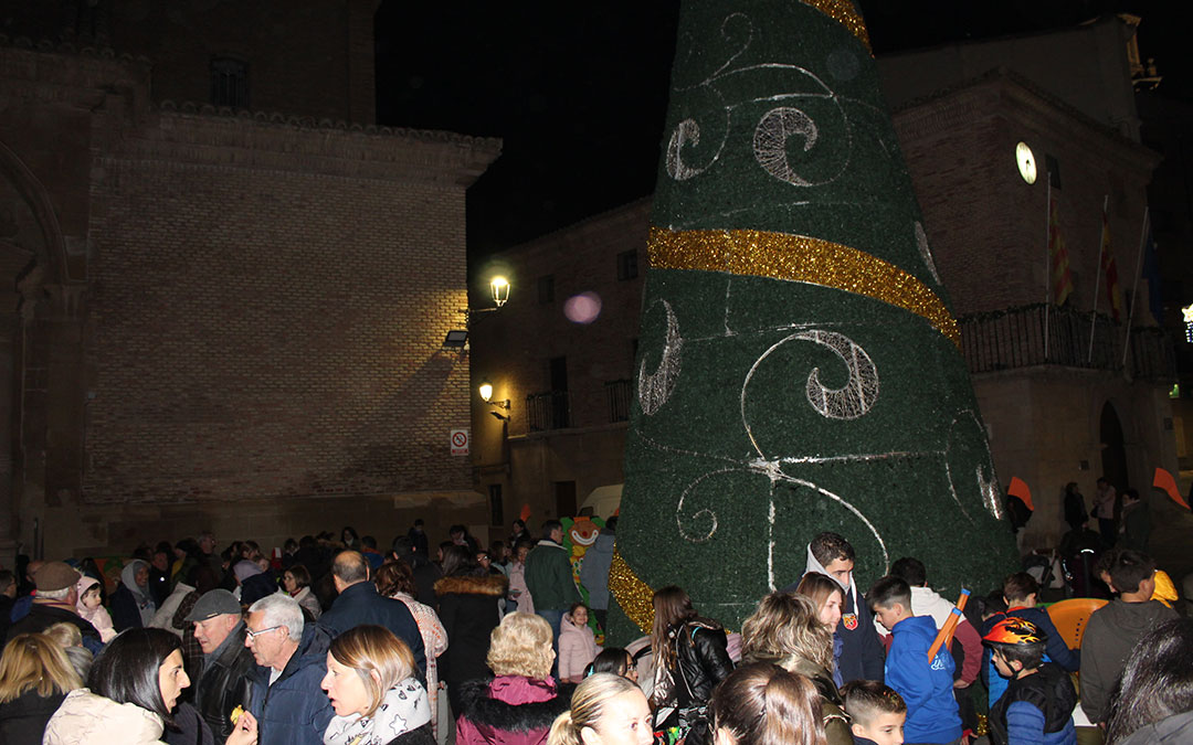 Calanda, justo antes del encendido de las luces de Navidad. / B. Severino
