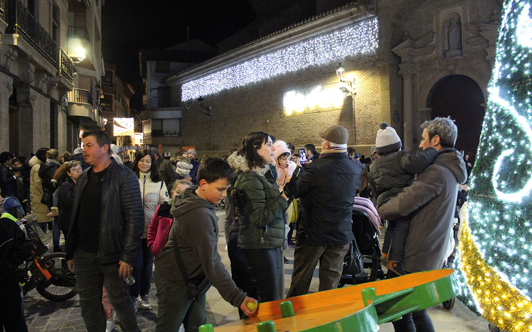 Juegos tradicionales con Almozandía y su 'Cirkomotik'. / B. Severino