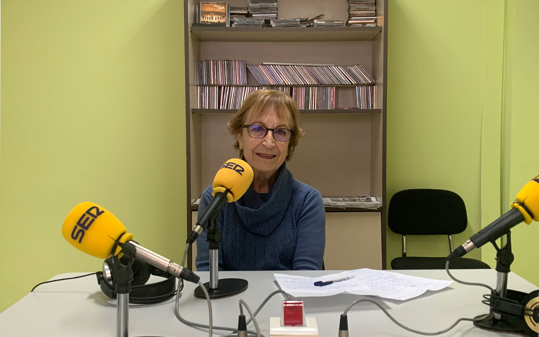 Celia Franco, delegada de Manos Unidas en Caspe, en Radio Caspe./ P.S.