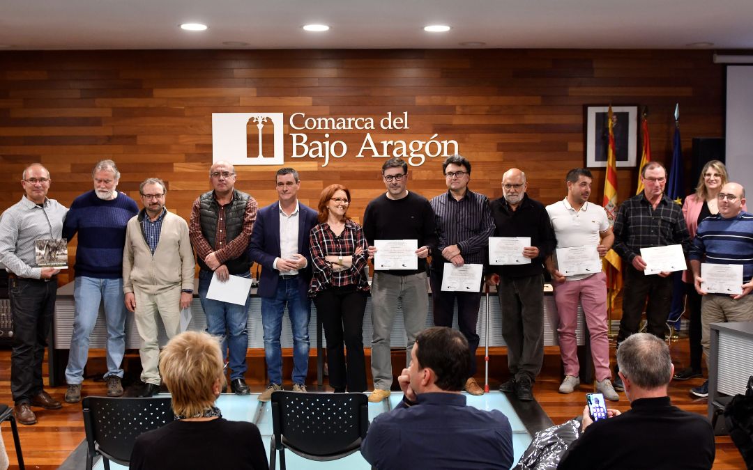 Algunos de los propietarios de oliveras centenarias premiados./ C. O.