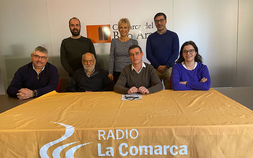 Invitados al programa especial de radio La Comarca en la sede del Bajo Aragón./ L.C.