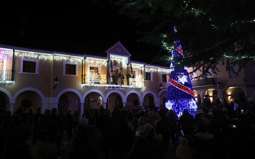 Utrillas realizó su encendido de luces el pasado viernes / Antonio Delgado