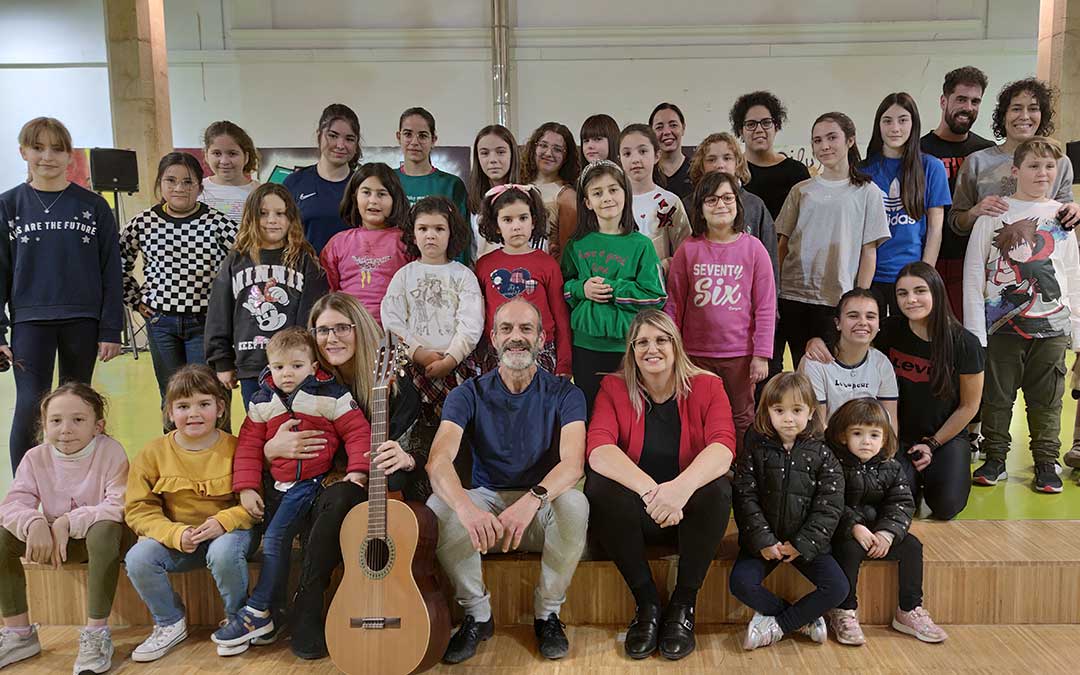 Todos los participantes en la masterclass de jota bailada / Alberto Gracia