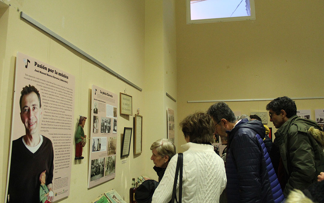 Exposición dedicada a José Manuel Sierra. / B. Severino