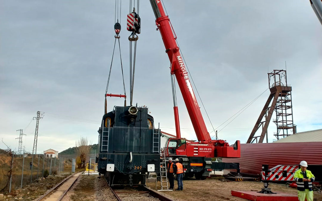 Traslado de la locomotora Samper al museo MWINAS de Andorra./ Endesa