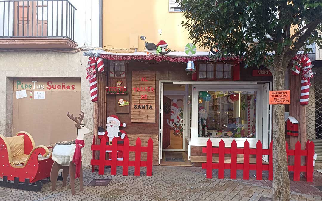 El escaparate de Milenium Chuches de Andorra es uno de los concursantes./ Asociación provincial Comercio Teruel