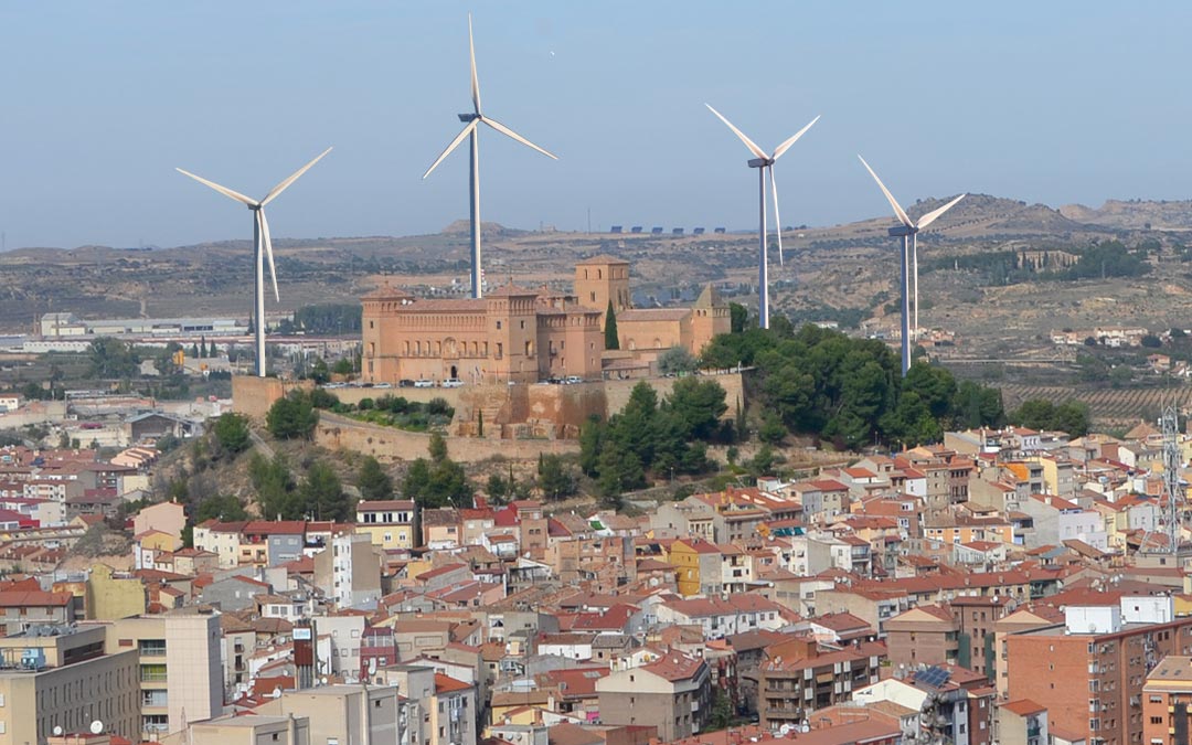 Imagen del proyecto eólico que se ubicará en el Parador de Alcañiz./ L.C.