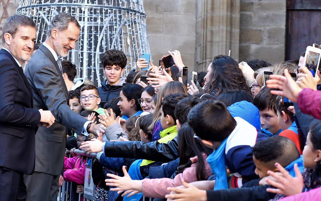 "¡Aquí Felipe, aquí!", han gritado los escolares./ L.C.
