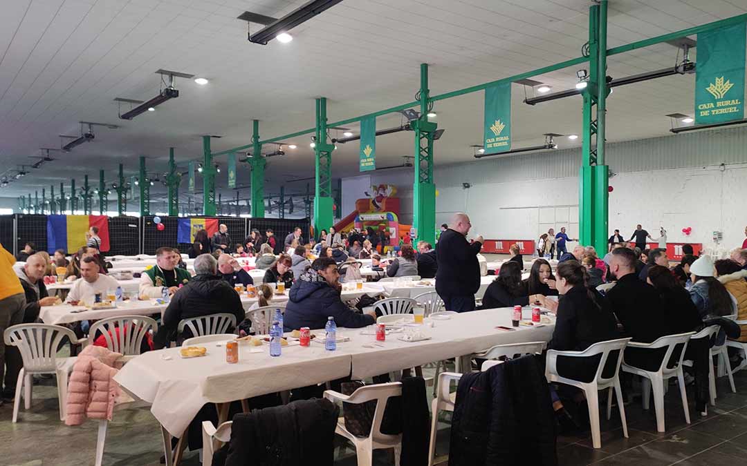 Se han habilitado más de 300 sillas para la comida de hermandad./I.M.