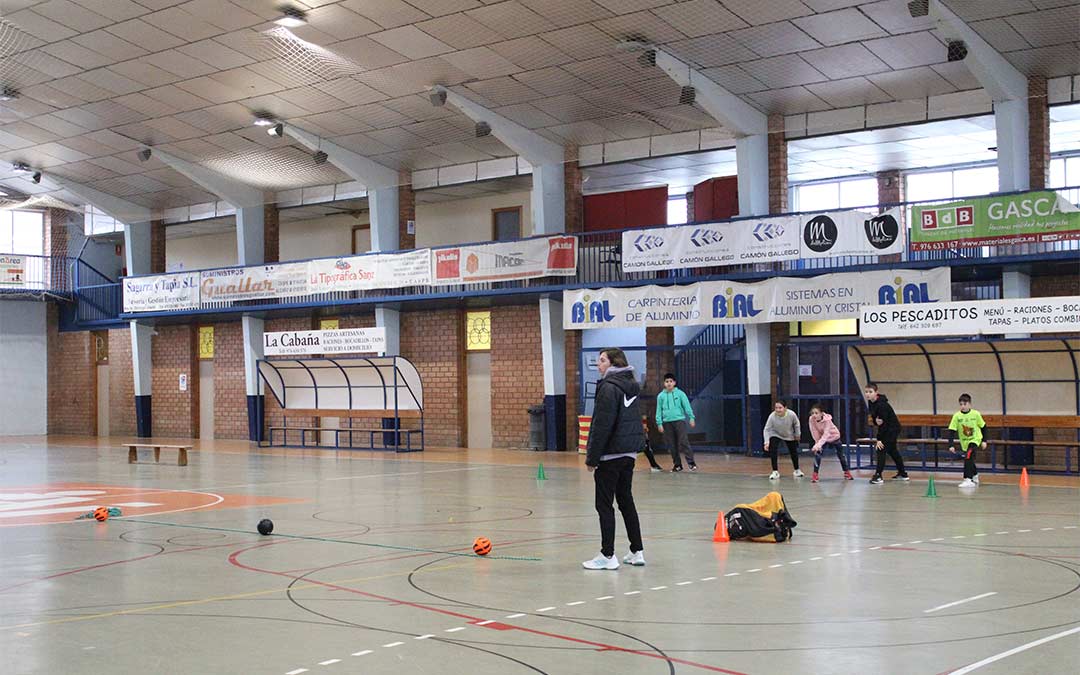 Alejandra Bernal organiza un campus de datchball en Caspe./ P.S.