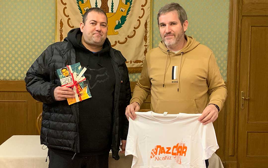 Carlos Arco junto a Ignacio Urquizu en el Ayuntamiento / Ayto Alcañiz