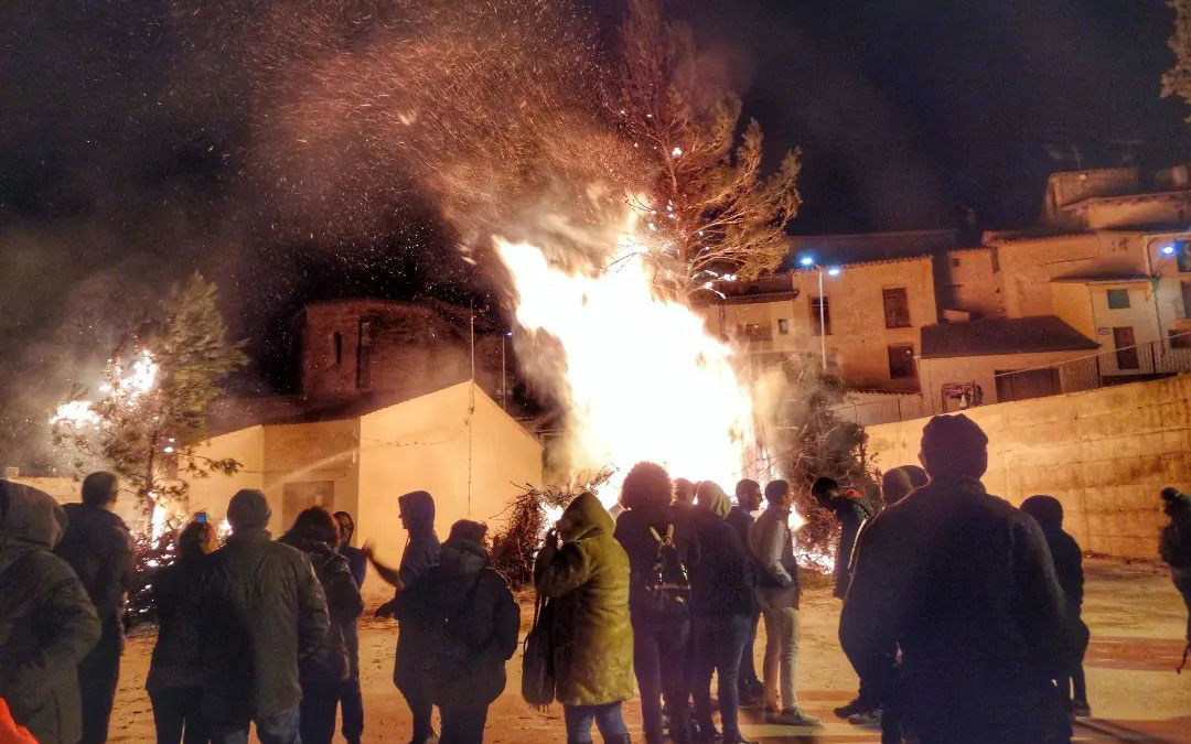 Convivencia vecinal en La Ginebrosa por San Antón. / Asociación Cultural Tarayola