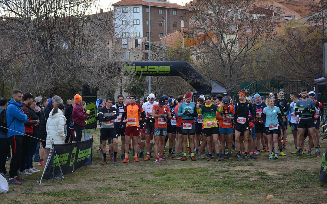 Corredores y corredoras del Gran Trail Morrón de Viñas listos para iniciar su aventura./ A.M.