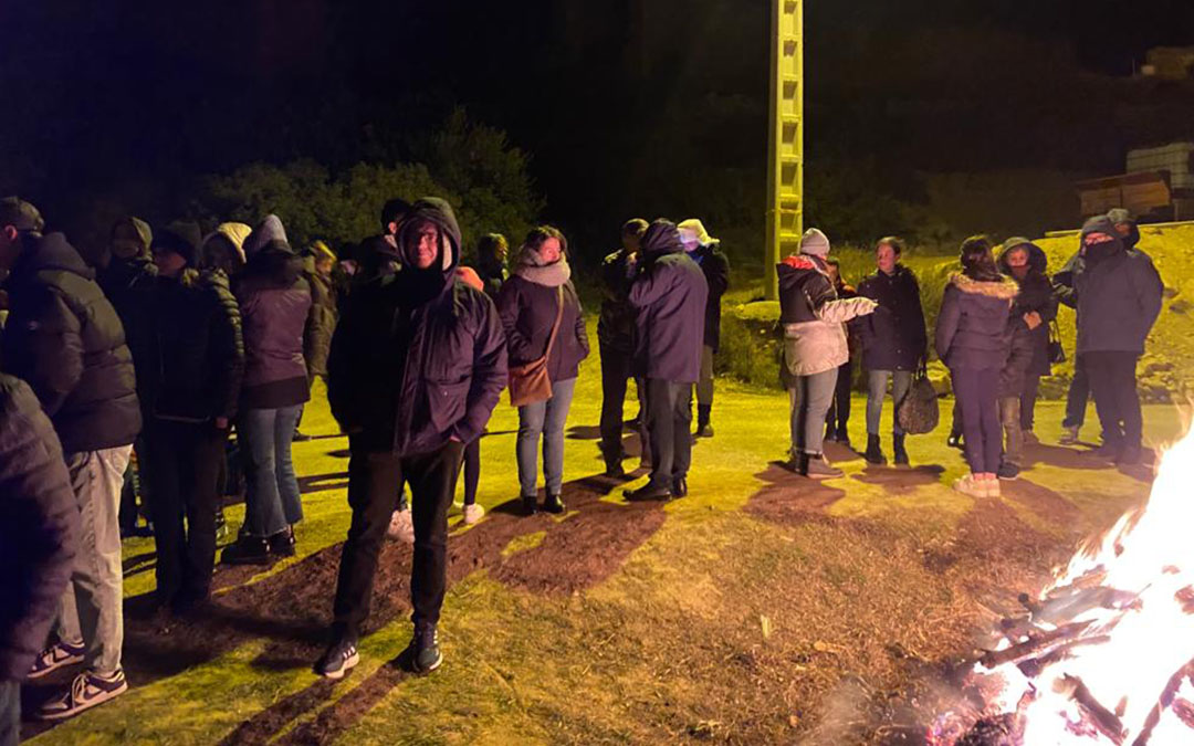 En Valdeltormo el viento condicionó los actos pero se cumplió con la tradición./J. Vicioso
