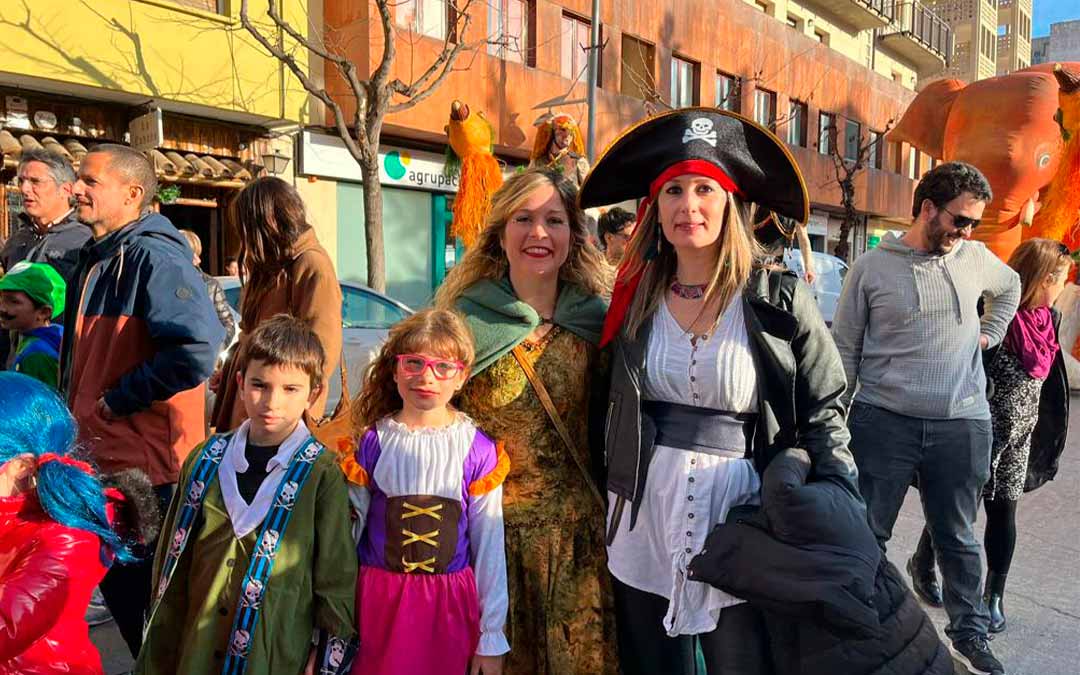 Disfraz de piratas en el desfile de Alcañiz./ Camila Ortiz