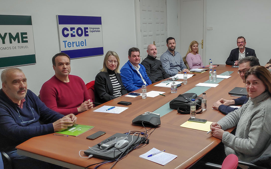 Reunión mantenida entre CEOE Teruel y el Servicio Provincial de Educación./ CEOE Teruel